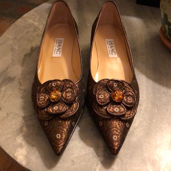 Isaac Mizrahi Shoes - Isaac Mizrahi Violet Brocade Pumps